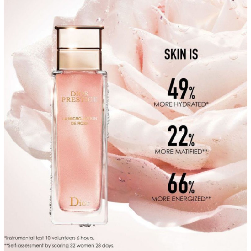 Dior La Micro-Lotion de Rose จะช่วยปรับสมดุลผิวโดยเฉพาะอย่างยิ่งในสภาพอากาศร้อนหรือชื้น ผิวจะได้รับการขัดเกลา รูขุมขนดูกระชับและเปล่งปลั่งเพื่อผิวที่เนียนนุ่ม ผิวที่ชุ่มชื่นและสมดุลอย่างล้ำลึกและบริสุทธิ์เผยผิวที่สมบูรณ์แบบของกลีบกุหลาบในแต่ละวัน